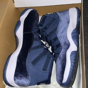 Women’s Air Jordan 11 Retro | Midnight Navy sz 9